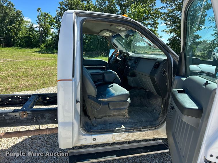 image for item EK8133 2011 Ford F450 Super Duty XL truck cab and chassis