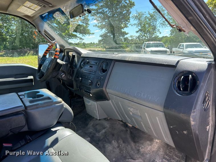 image for item EK8133 2011 Ford F450 Super Duty XL truck cab and chassis