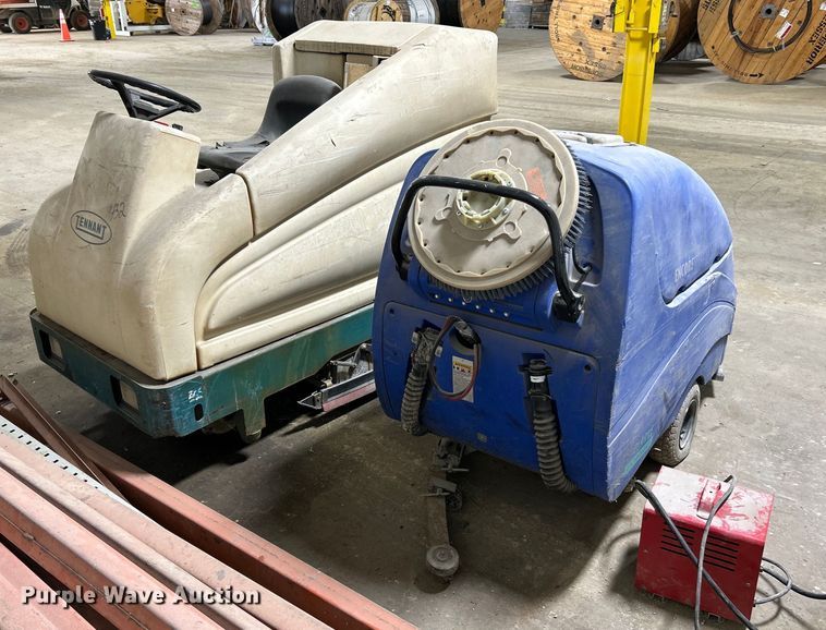 image for item EK8144 (2) floor scrubbers