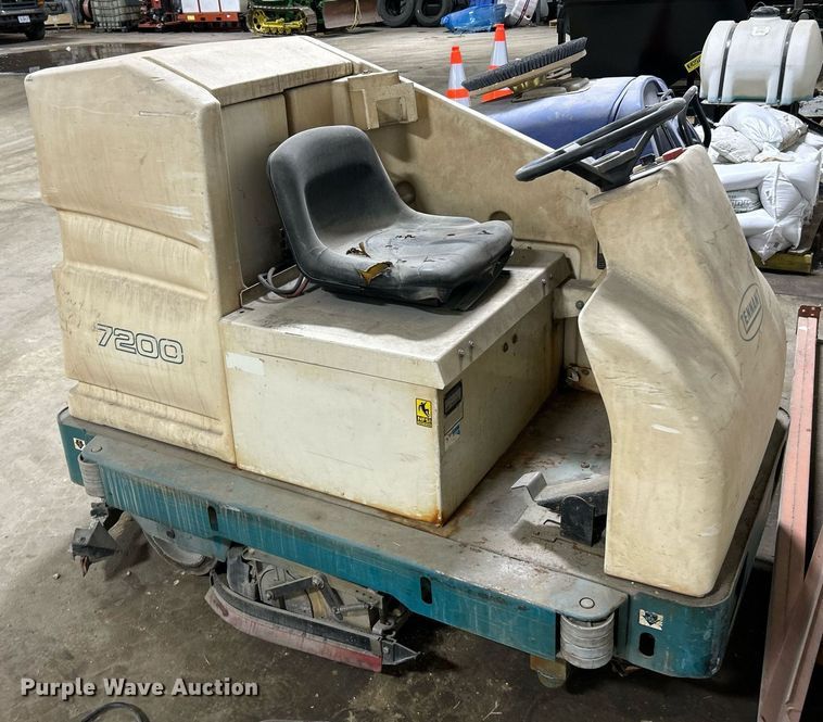 image for item EK8144 (2) floor scrubbers