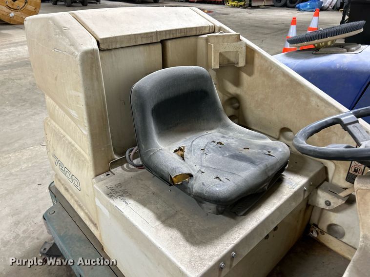 image for item EK8144 (2) floor scrubbers