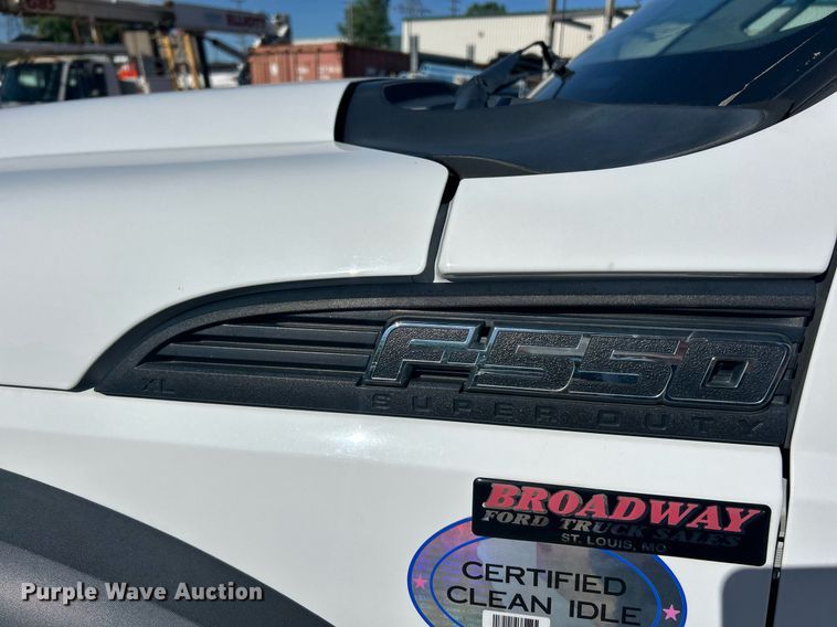 image for item EK8147 2016 Ford F550 Super Duty XL truck cab and chassis