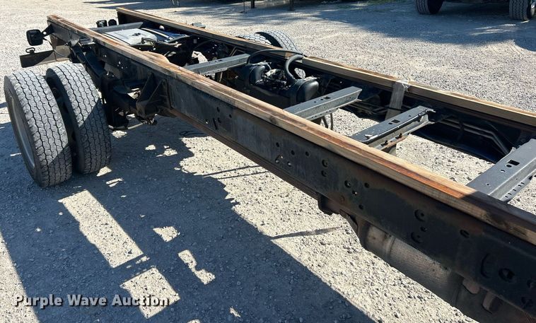 image for item EK8147 2016 Ford F550 Super Duty XL truck cab and chassis