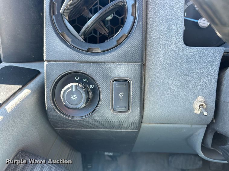 image for item EK8147 2016 Ford F550 Super Duty XL truck cab and chassis