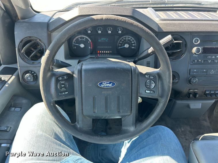 image for item EK8147 2016 Ford F550 Super Duty XL truck cab and chassis