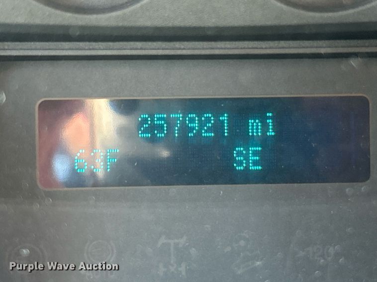 image for item EK8147 2016 Ford F550 Super Duty XL truck cab and chassis