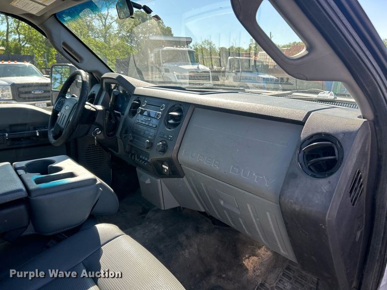 image for item EK8147 2016 Ford F550 Super Duty XL truck cab and chassis