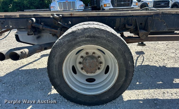 image for item EK8147 2016 Ford F550 Super Duty XL truck cab and chassis