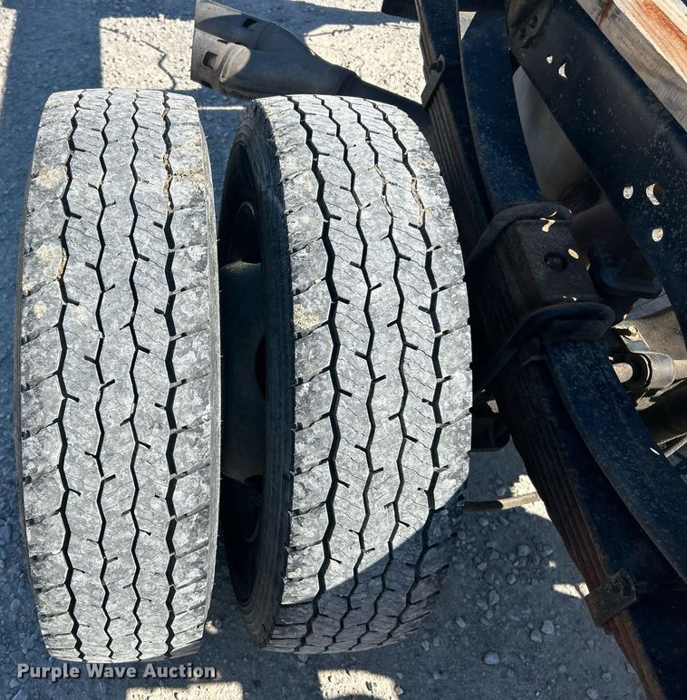 image for item EK8147 2016 Ford F550 Super Duty XL truck cab and chassis