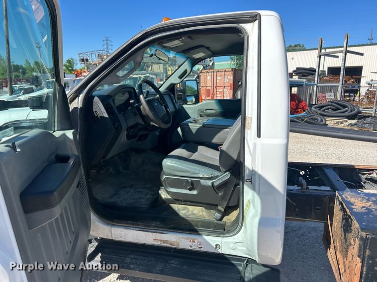 image for item EK8148 2015 Ford F550 Super Duty XL truck cab and chassis