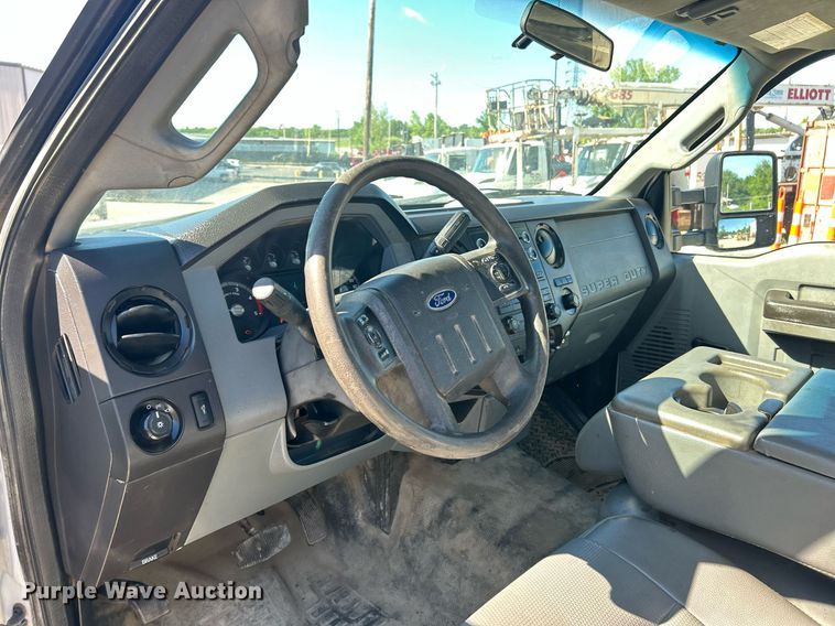 image for item EK8148 2015 Ford F550 Super Duty XL truck cab and chassis