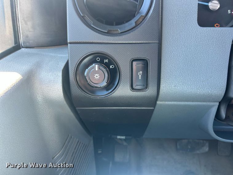 image for item EK8148 2015 Ford F550 Super Duty XL truck cab and chassis