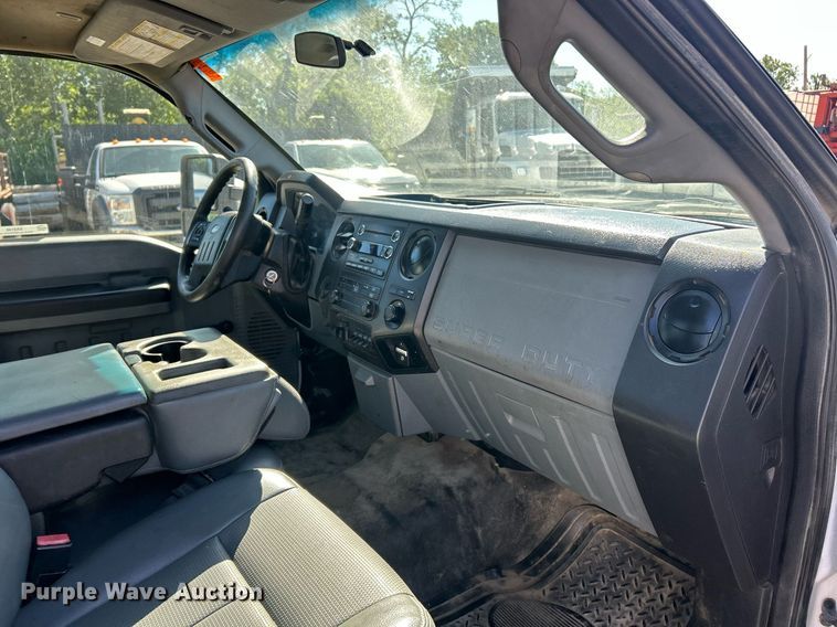 image for item EK8148 2015 Ford F550 Super Duty XL truck cab and chassis