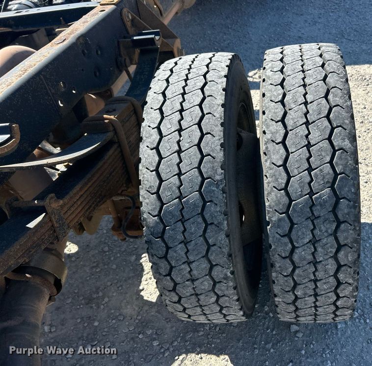 image for item EK8148 2015 Ford F550 Super Duty XL truck cab and chassis