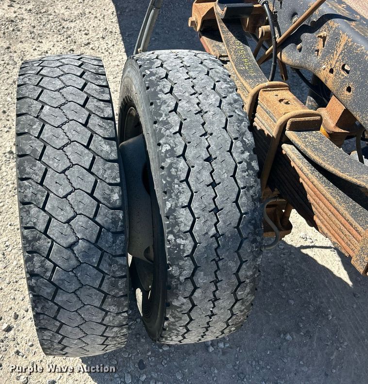 image for item EK8148 2015 Ford F550 Super Duty XL truck cab and chassis