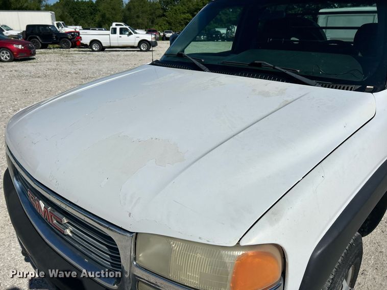 image for item EK8152 2001 GMC Sierra 3500 utility bed pickup truck