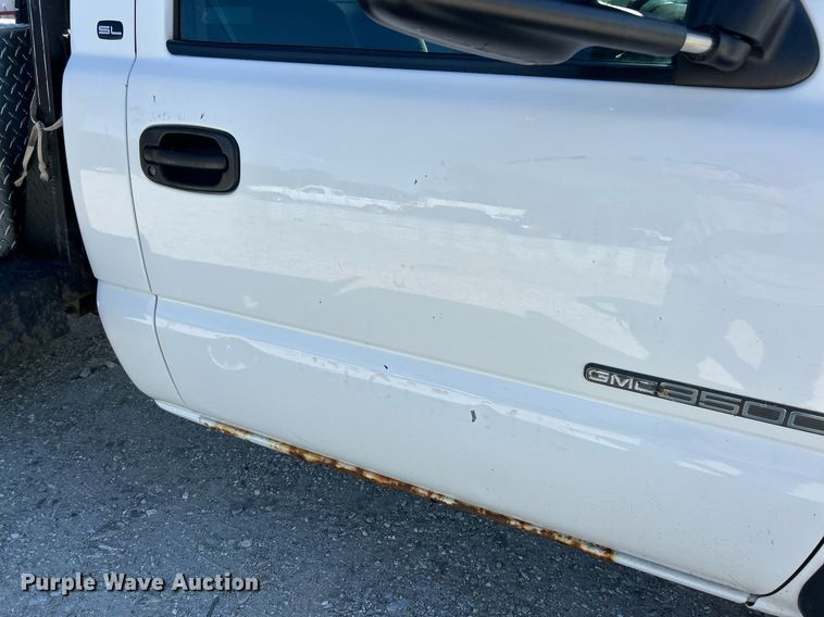 image for item EK8152 2001 GMC Sierra 3500 utility bed pickup truck