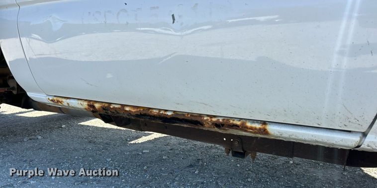 image for item EK8152 2001 GMC Sierra 3500 utility bed pickup truck