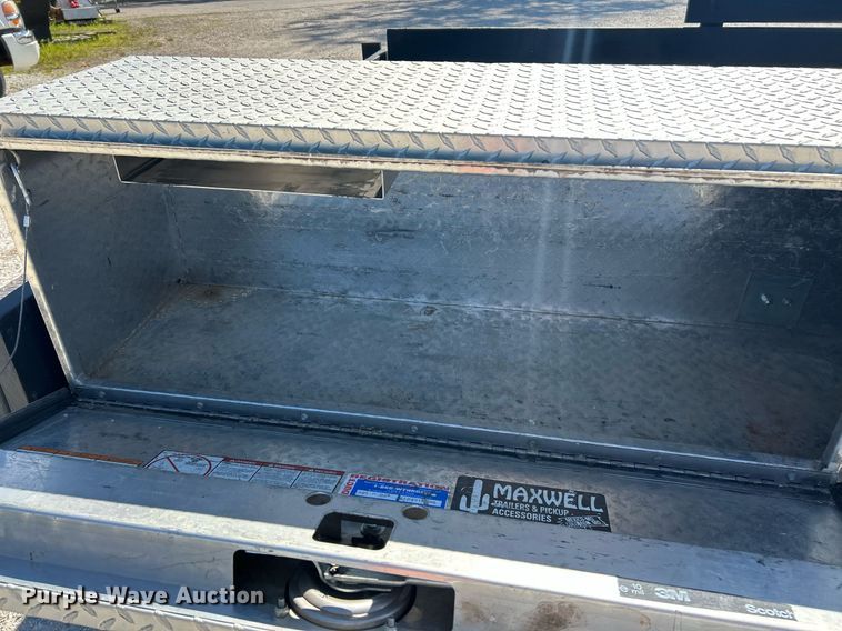 image for item EK8152 2001 GMC Sierra 3500 utility bed pickup truck