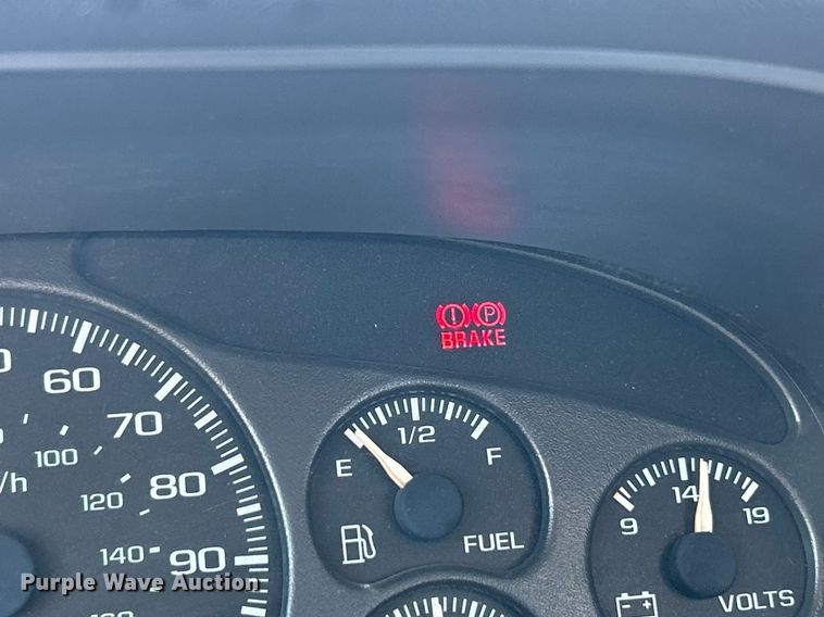 image for item EK8152 2001 GMC Sierra 3500 utility bed pickup truck