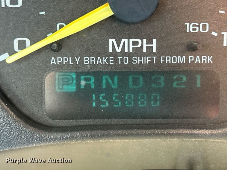 image for item EK8152 2001 GMC Sierra 3500 utility bed pickup truck