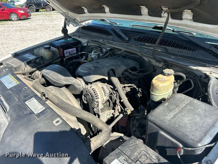 image for item EK8152 2001 GMC Sierra 3500 utility bed pickup truck