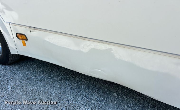 image for item EK8156 2017 Ford E450 Super Duty shuttle bus