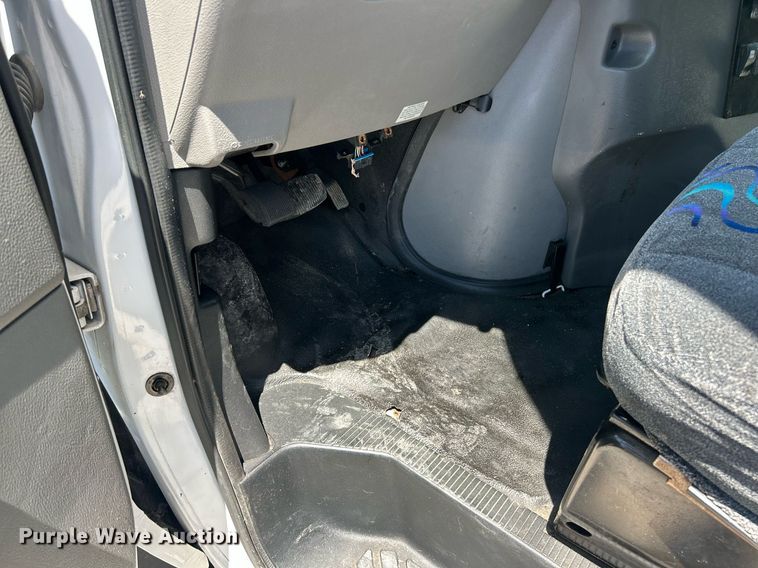 image for item EK8156 2017 Ford E450 Super Duty shuttle bus