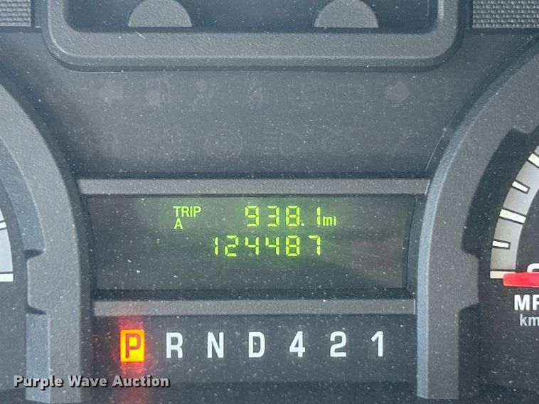 image for item EK8156 2017 Ford E450 Super Duty shuttle bus