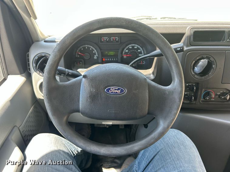 image for item EK8156 2017 Ford E450 Super Duty shuttle bus