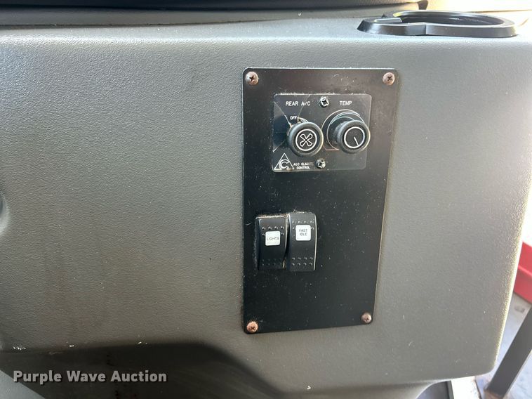 image for item EK8156 2017 Ford E450 Super Duty shuttle bus