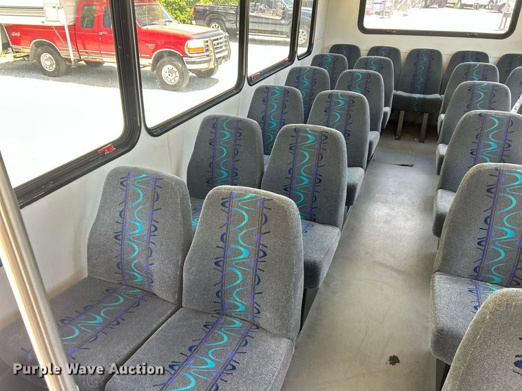 image for item EK8156 2017 Ford E450 Super Duty shuttle bus