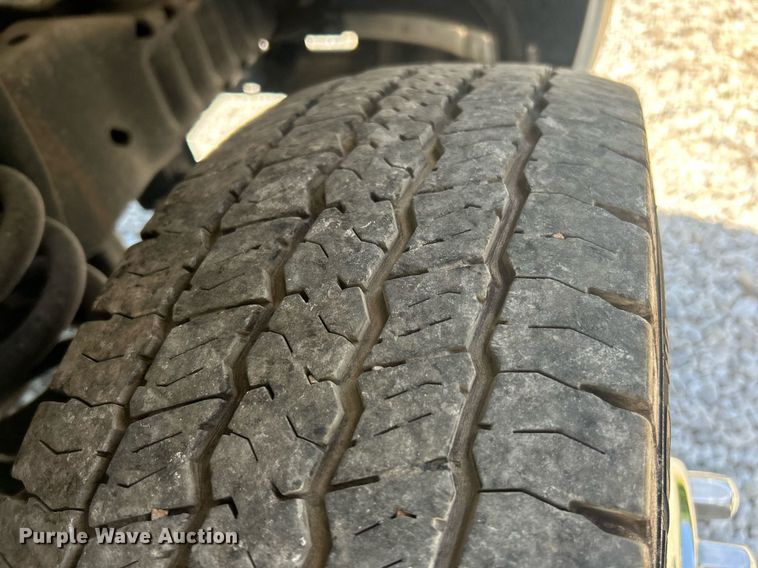 image for item EK8156 2017 Ford E450 Super Duty shuttle bus