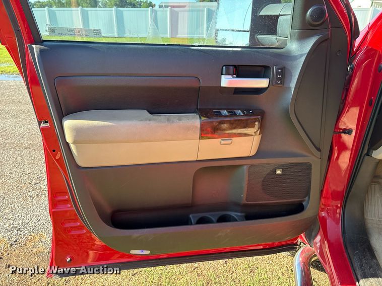 image for item EL2082 2008 Toyota Tundra CrewMax pickup truck