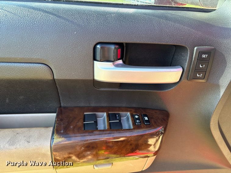 image for item EL2082 2008 Toyota Tundra CrewMax pickup truck