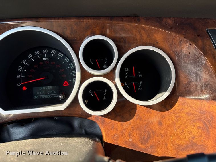 image for item EL2082 2008 Toyota Tundra CrewMax pickup truck