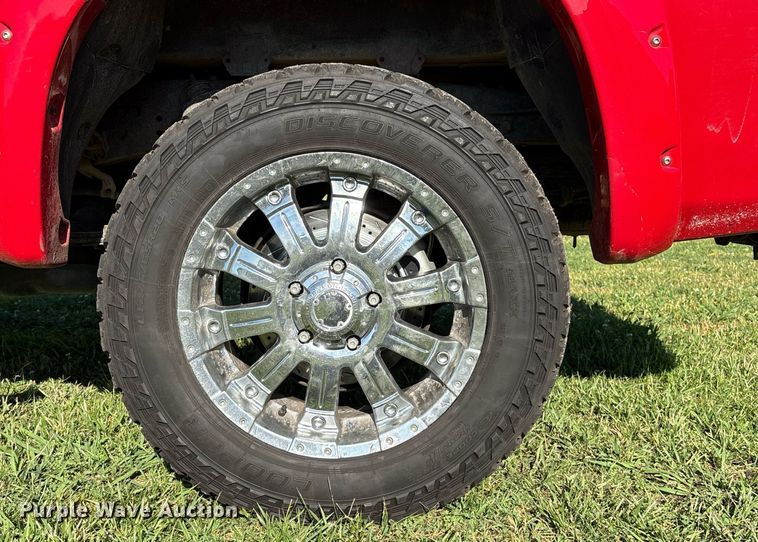 image for item EL2082 2008 Toyota Tundra CrewMax pickup truck