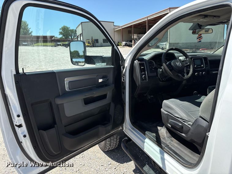 image for item EL2104 2017 Dodge Ram 4500 truck cab and chassis