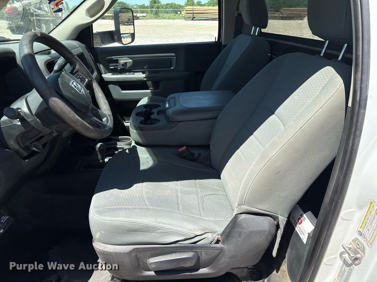 image for item EL2104 2017 Dodge Ram 4500 truck cab and chassis