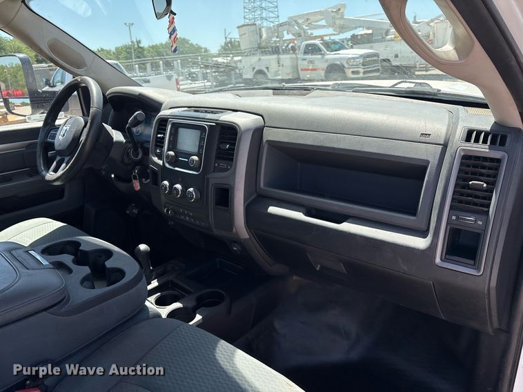 image for item EL2104 2017 Dodge Ram 4500 truck cab and chassis