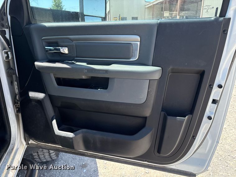 image for item EL2104 2017 Dodge Ram 4500 truck cab and chassis