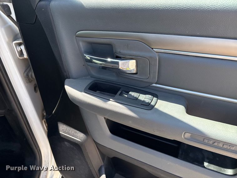 image for item EL2104 2017 Dodge Ram 4500 truck cab and chassis