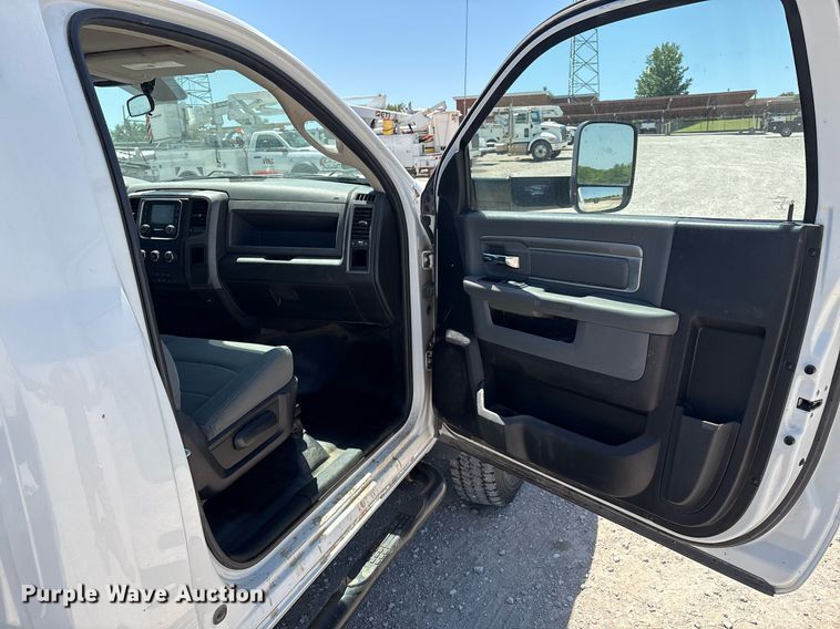 image for item EL2104 2017 Dodge Ram 4500 truck cab and chassis