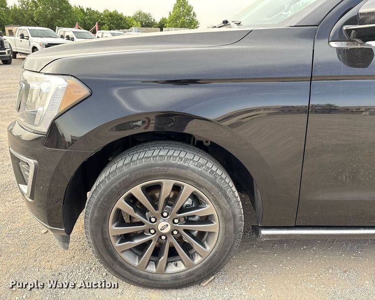 image for item EM2532 2021 Ford Expedition Max Limited SUV