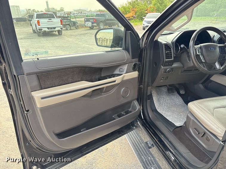 image for item EM2532 2021 Ford Expedition Max Limited SUV