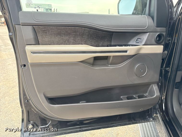 image for item EM2532 2021 Ford Expedition Max Limited SUV