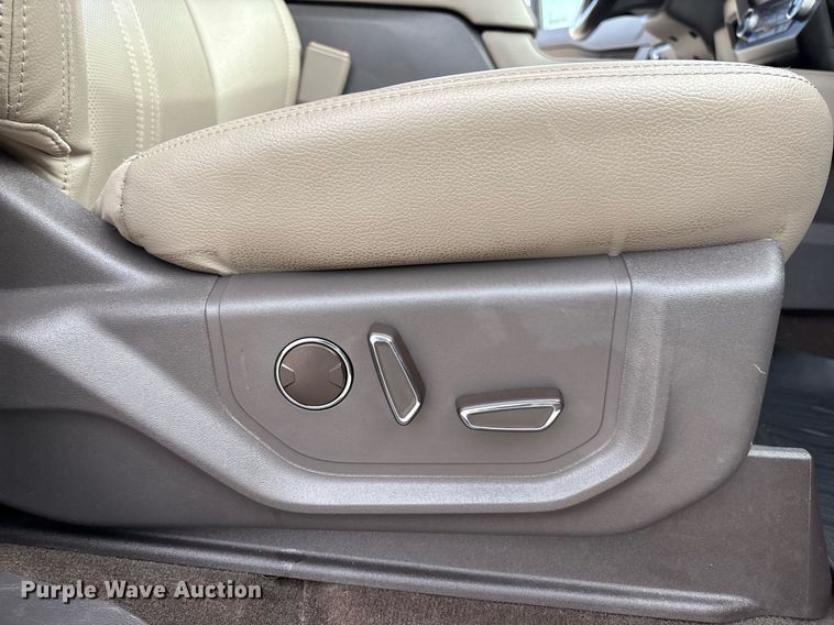 image for item EM2532 2021 Ford Expedition Max Limited SUV