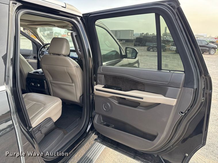 image for item EM2532 2021 Ford Expedition Max Limited SUV