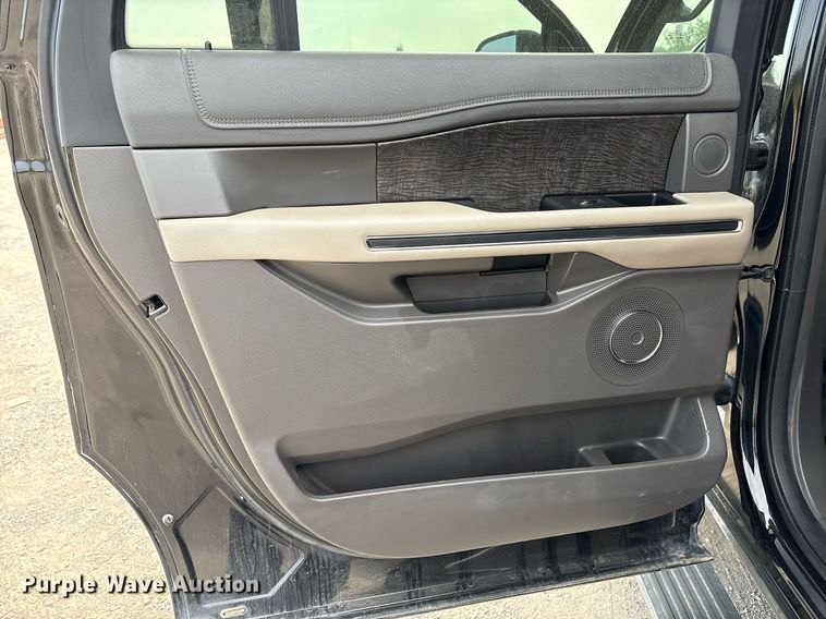 image for item EM2532 2021 Ford Expedition Max Limited SUV