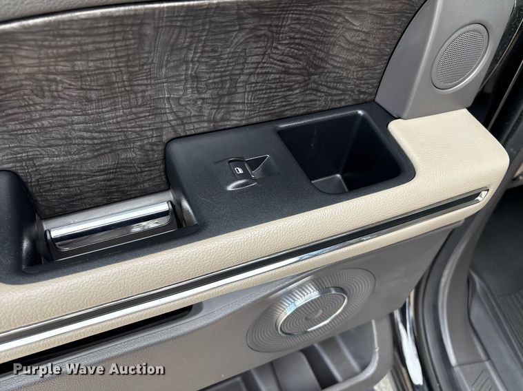 image for item EM2532 2021 Ford Expedition Max Limited SUV